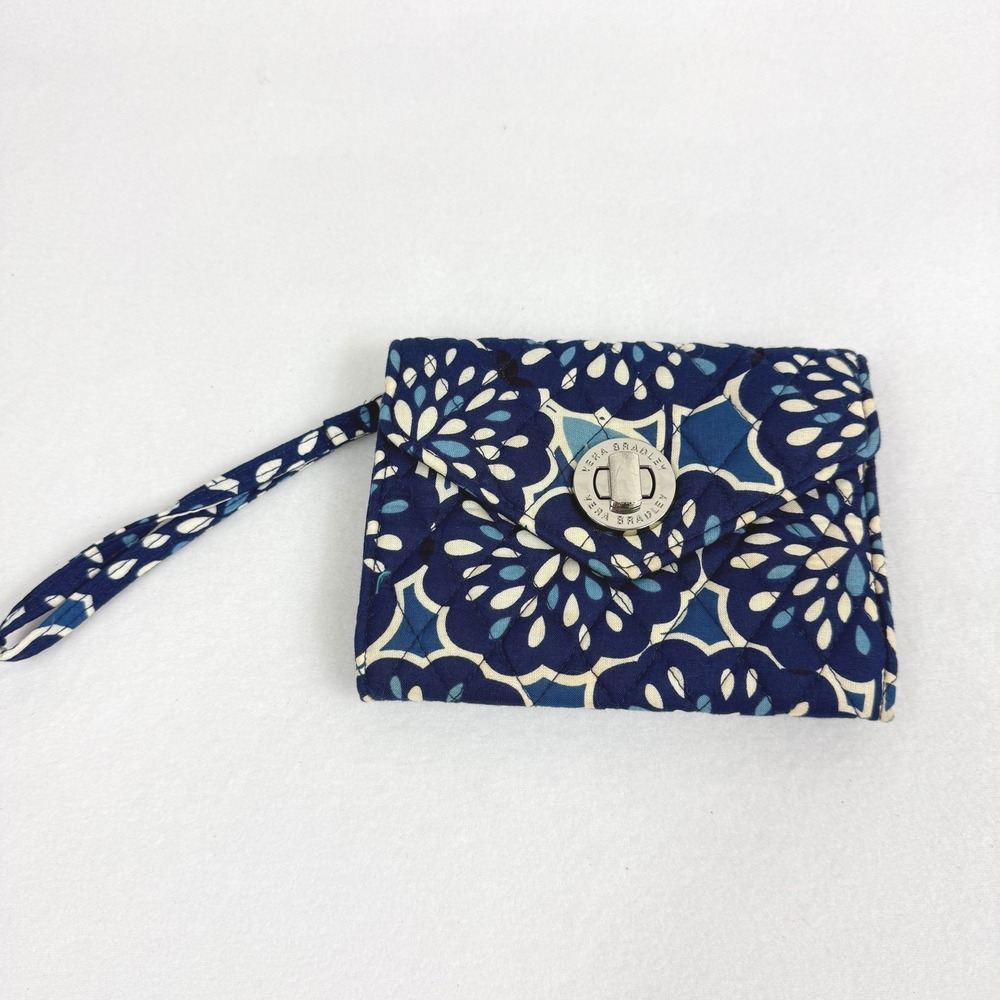 Vera Bradley Turn Lock Wristlet Wallet Petal Splash‎ Pattern